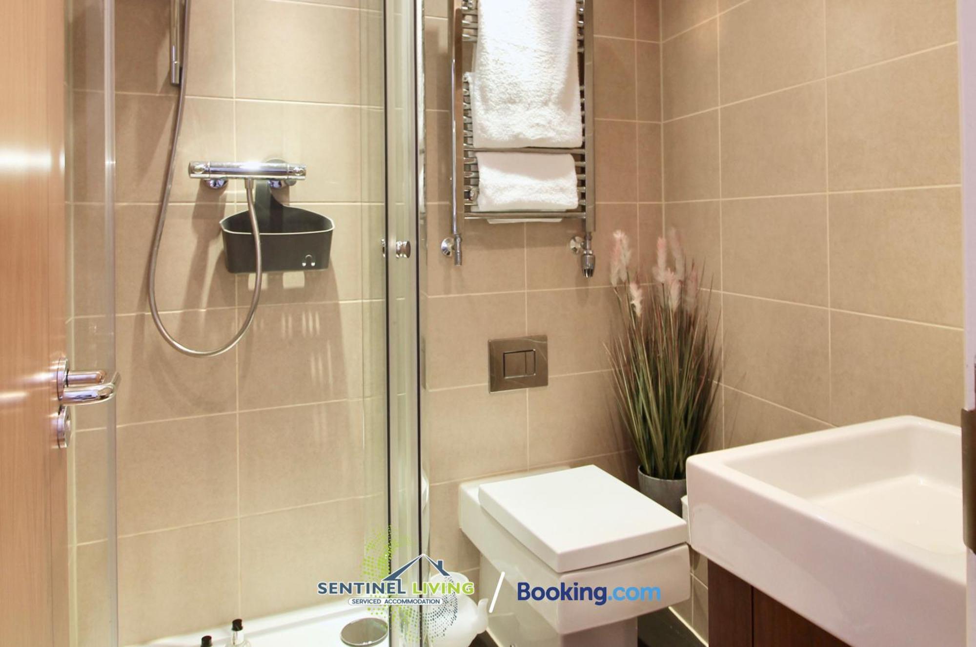 Windsor Flat 2 Bed By Sentinel Living With Free Wifi And Parking Appartement Buitenkant foto