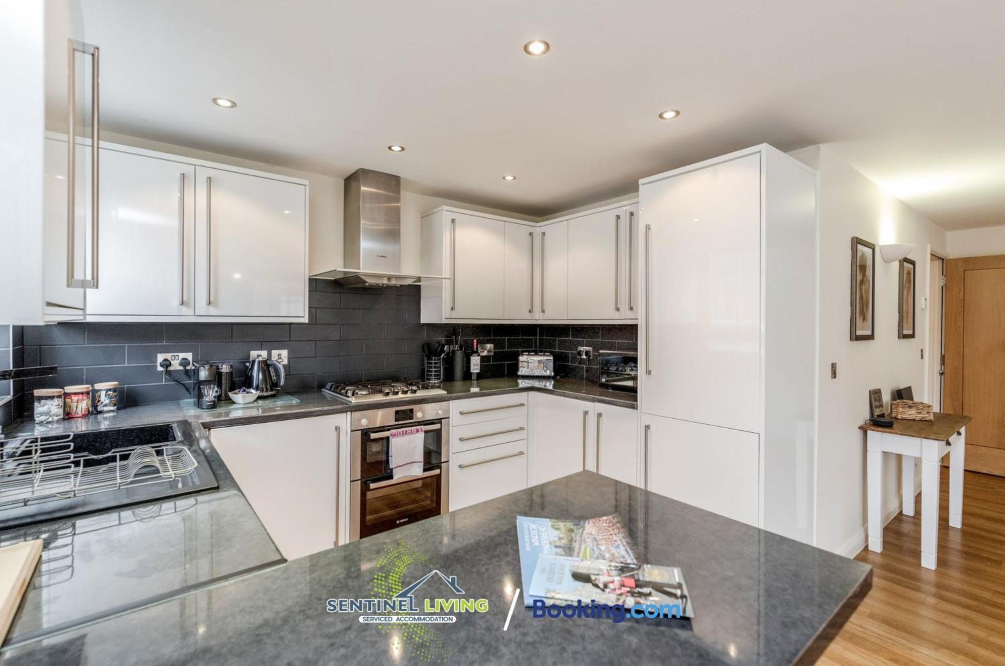 Windsor Flat 2 Bed By Sentinel Living With Free Wifi And Parking Appartement Buitenkant foto