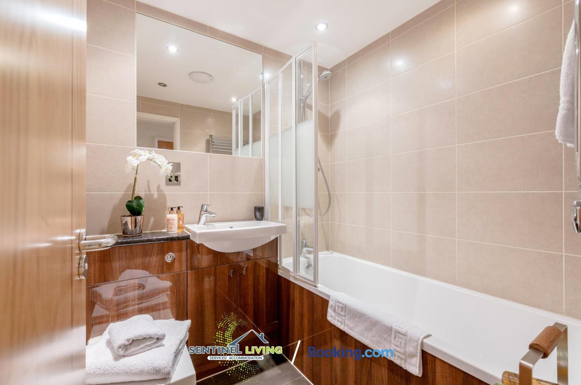 Windsor Flat 2 Bed By Sentinel Living With Free Wifi And Parking Appartement Buitenkant foto