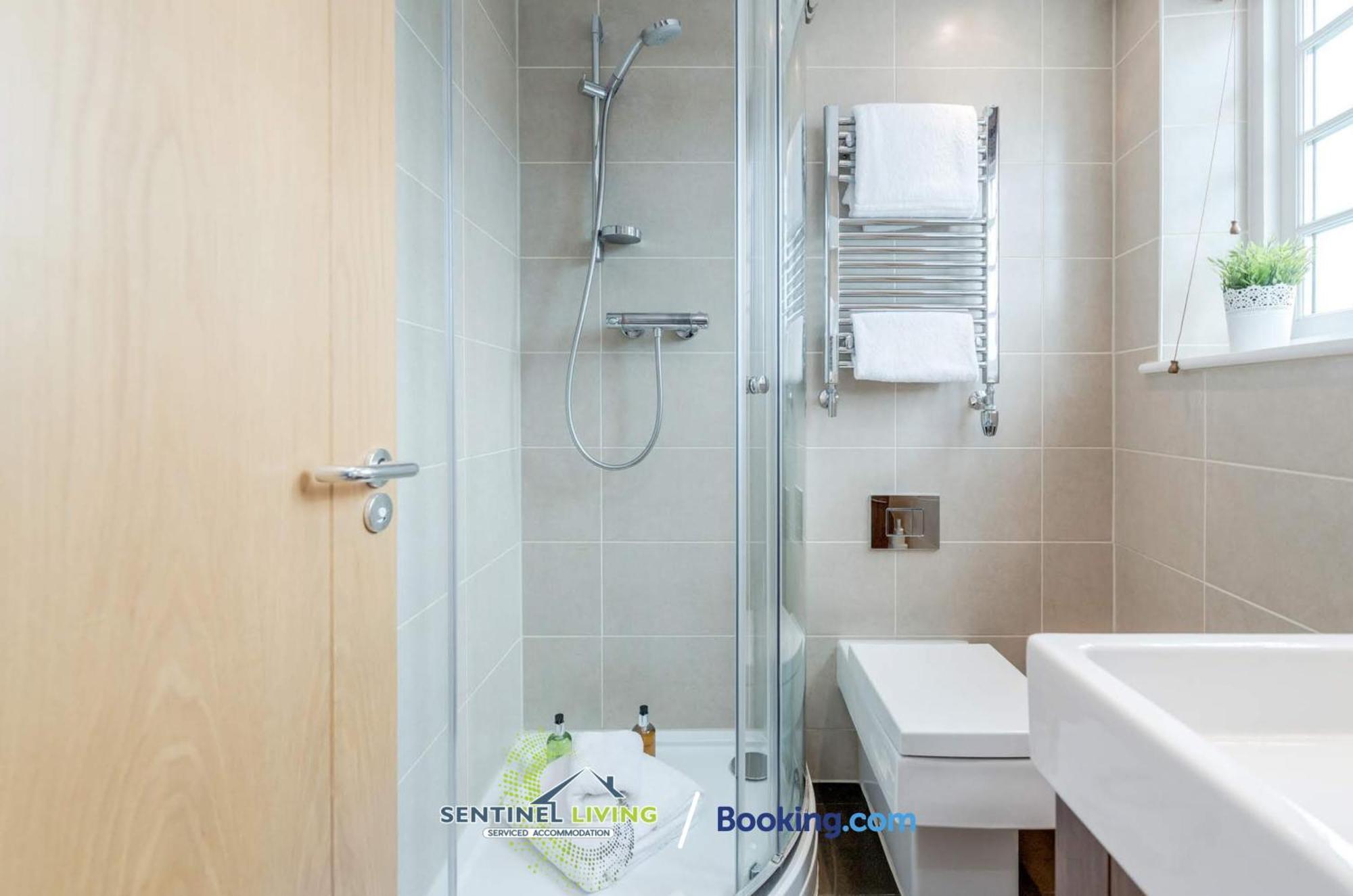 Windsor Flat 2 Bed By Sentinel Living With Free Wifi And Parking Appartement Buitenkant foto