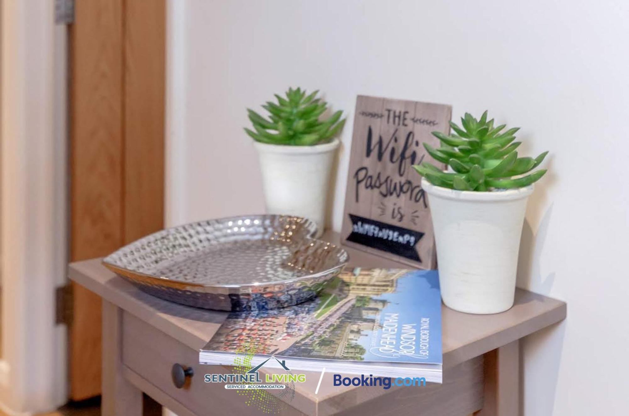 Windsor Flat 2 Bed By Sentinel Living With Free Wifi And Parking Appartement Buitenkant foto